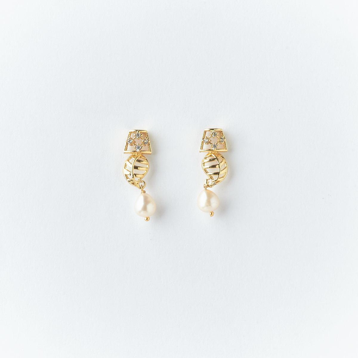 Delicate Stone Studded Earring - Chandrani Pearls