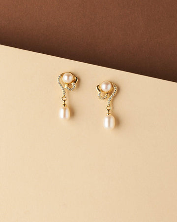 Delicate Stone Studded Pearl Earring - Chandrani Pearls
