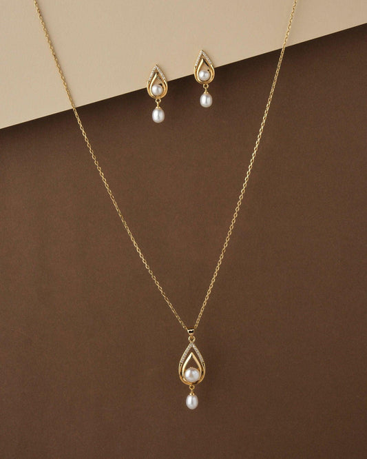 Elegant Pearl Studded Pendant Set D00866 - Chandrani Pearls