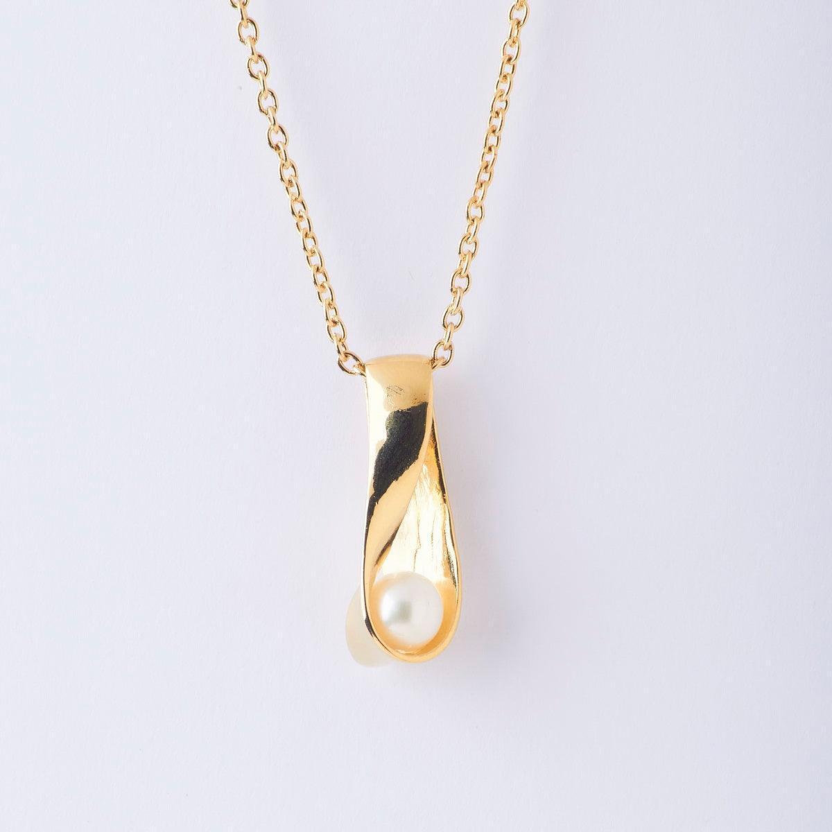 Elegant Pearl Studded Pendant With Chain - Chandrani Pearls