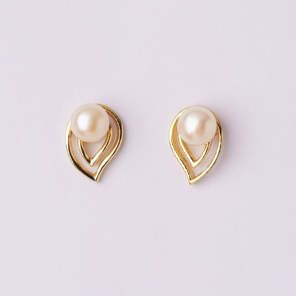 Elegant Stud Pearl Earring - Chandrani Pearls