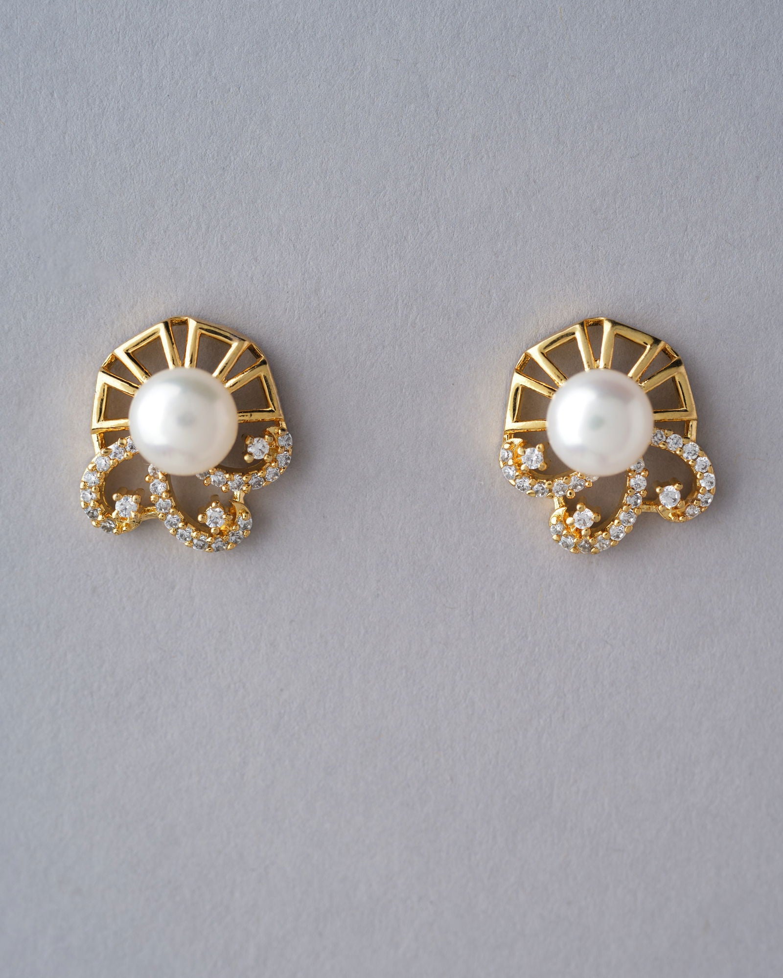 Elegant Stud Pearl Earring - Chandrani Pearls