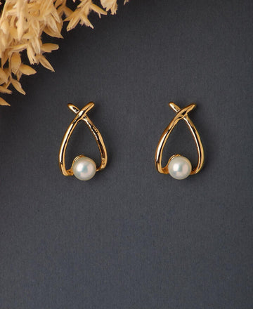 Fashionable Pearl Stud Earring - Chandrani Pearls