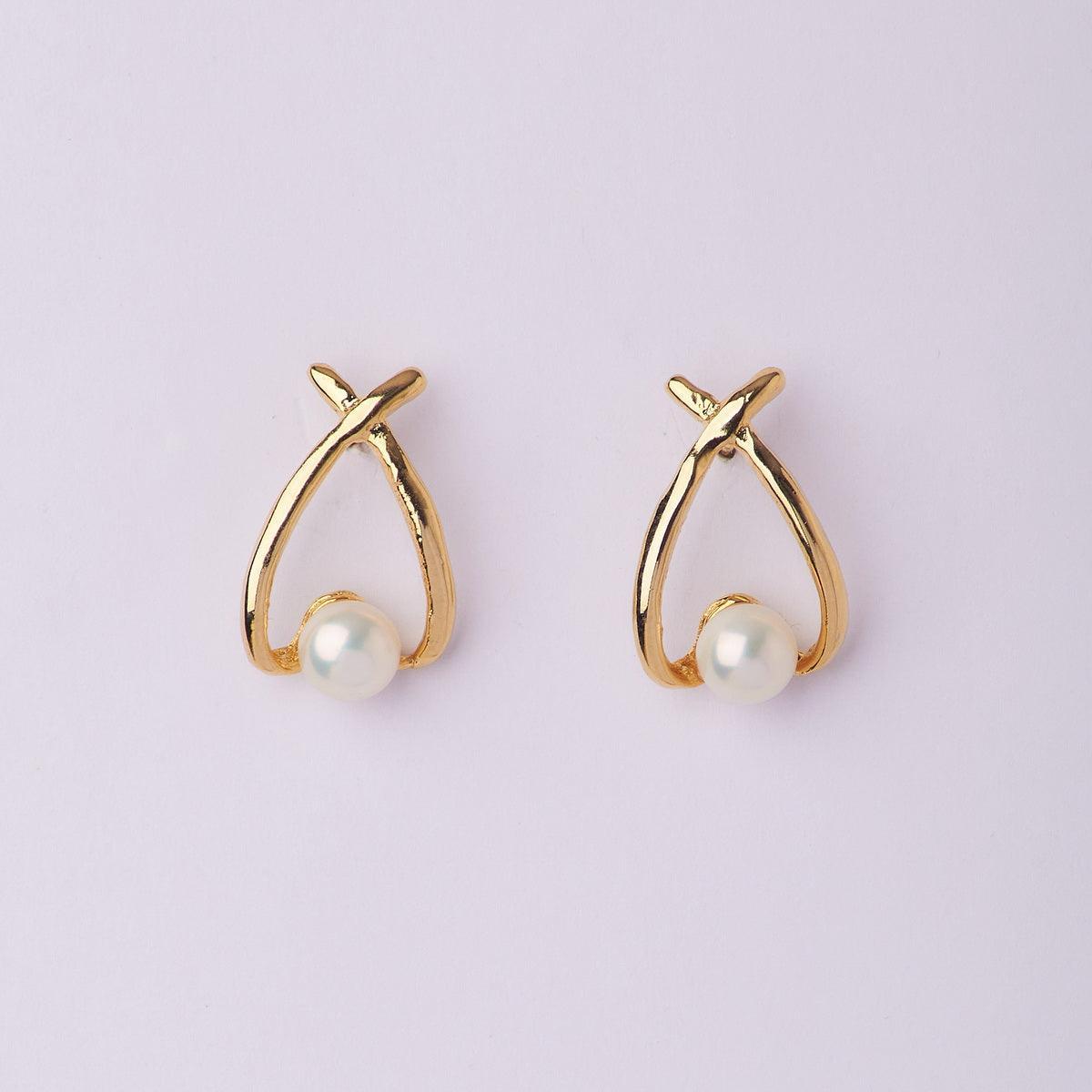 Fashionable Pearl Stud Earring - Chandrani Pearls