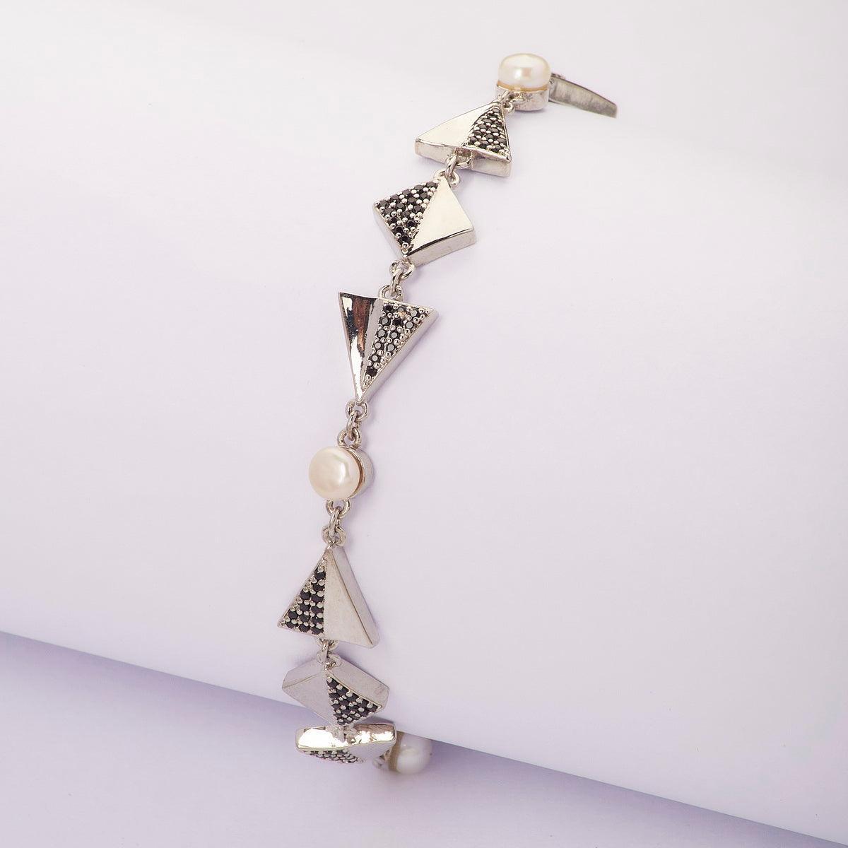 Fashionable Stone Studded Real Pearl Bracelet - Chandrani Pearls