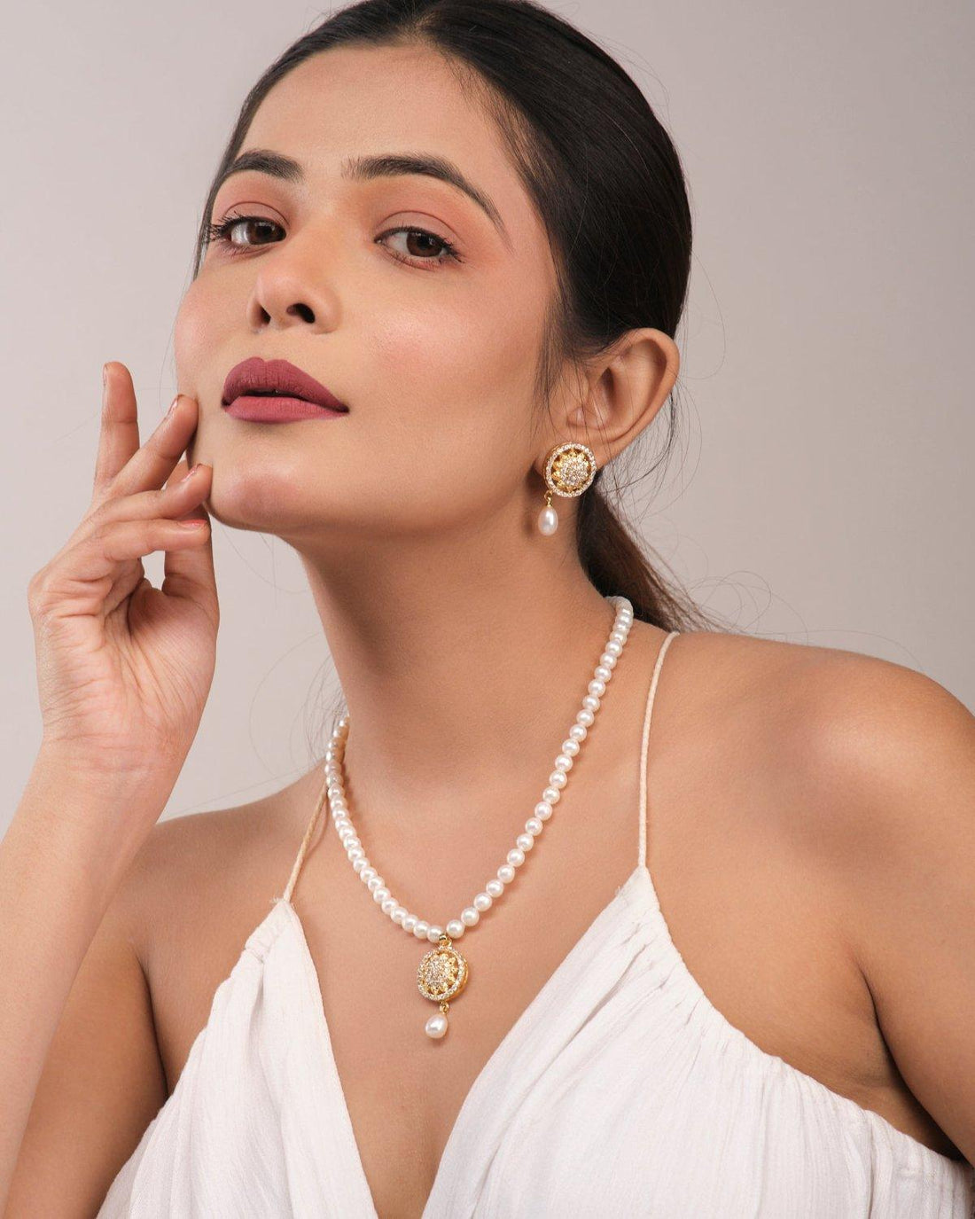 Floral Single line Necklace Set - Chandrani Pearls