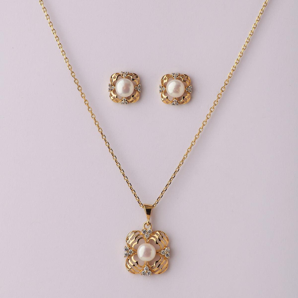 Floral Stone Studded Pearl Pendant Set - Chandrani Pearls