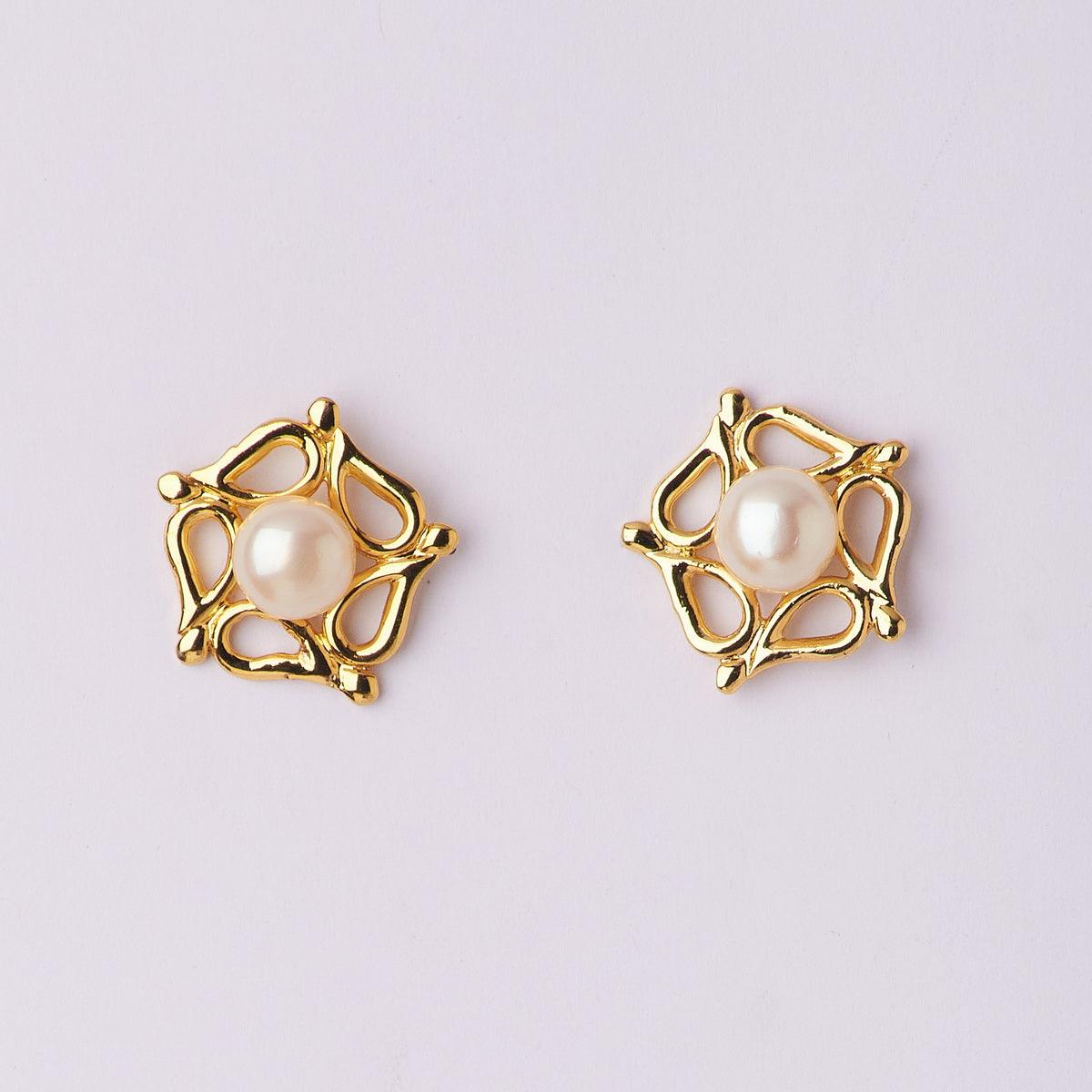 Flory Pearl Stud Earring - Chandrani Pearls