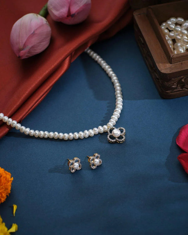 Flory Single line Necklace Set - Chandrani Pearls