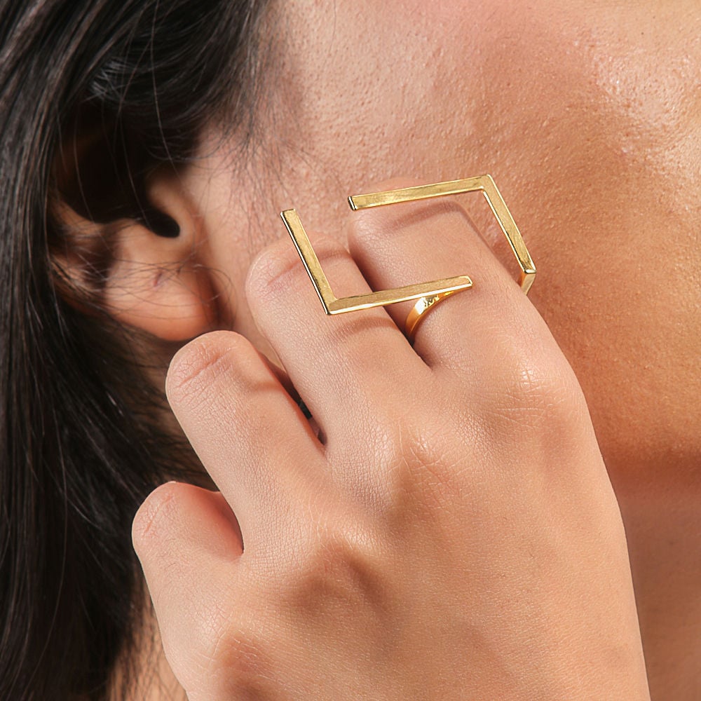 Geometric Grandeur Ring - Bold N' Italic