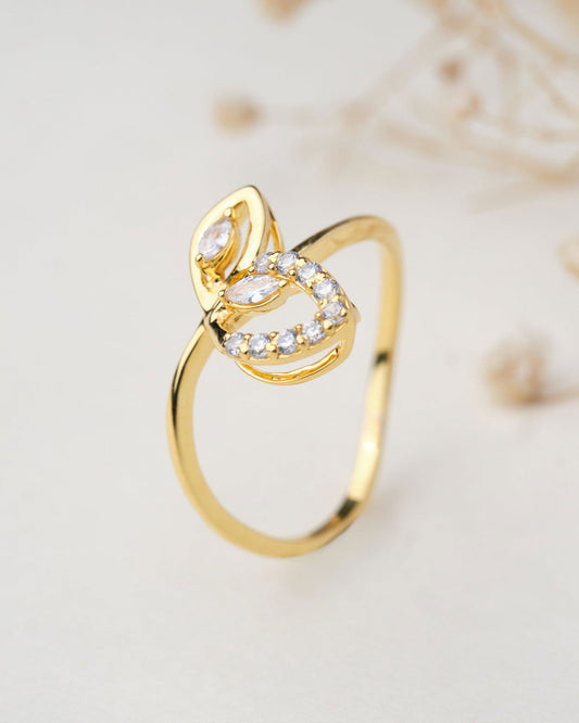 Gleamig 18Kt Gold & Diamond Ring - Chandrani Pearls