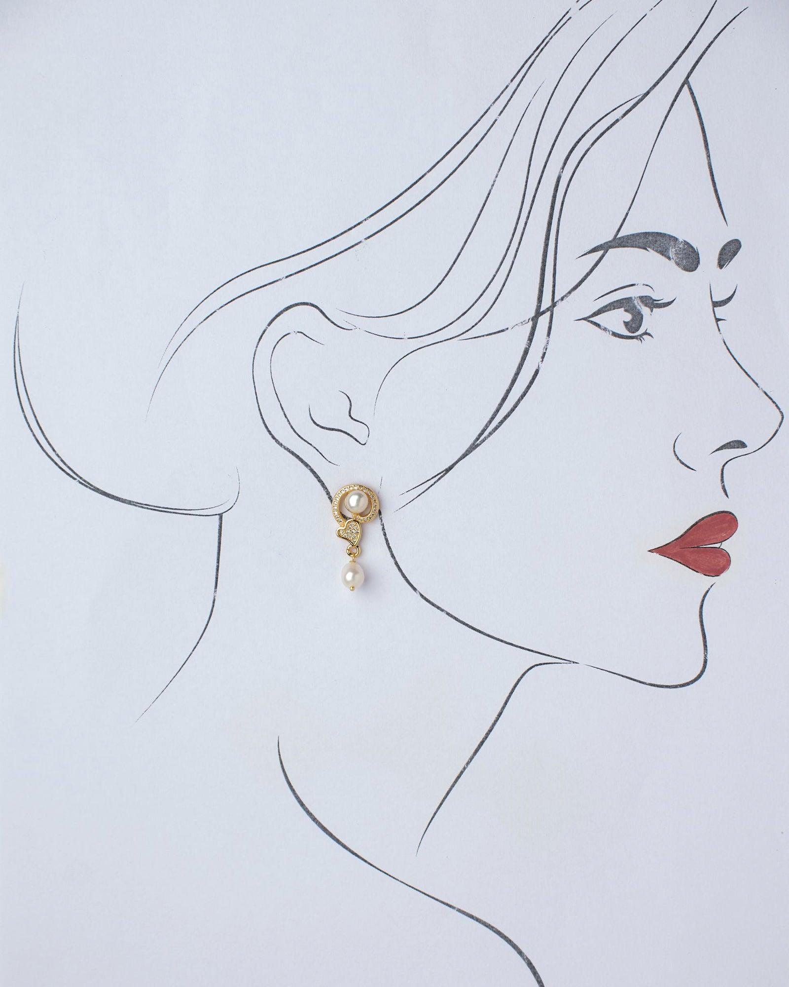 Glint Conch Pearl Earrings - Chandrani Pearls