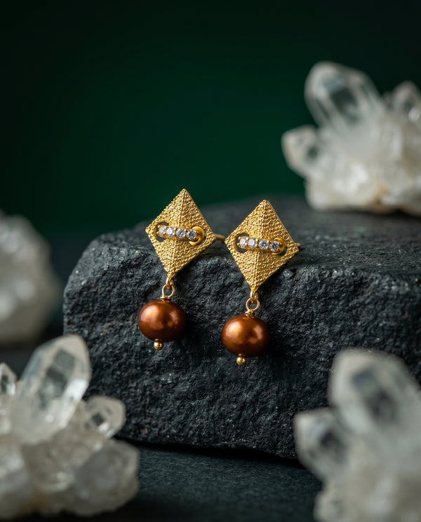 Gold plated pearl earring