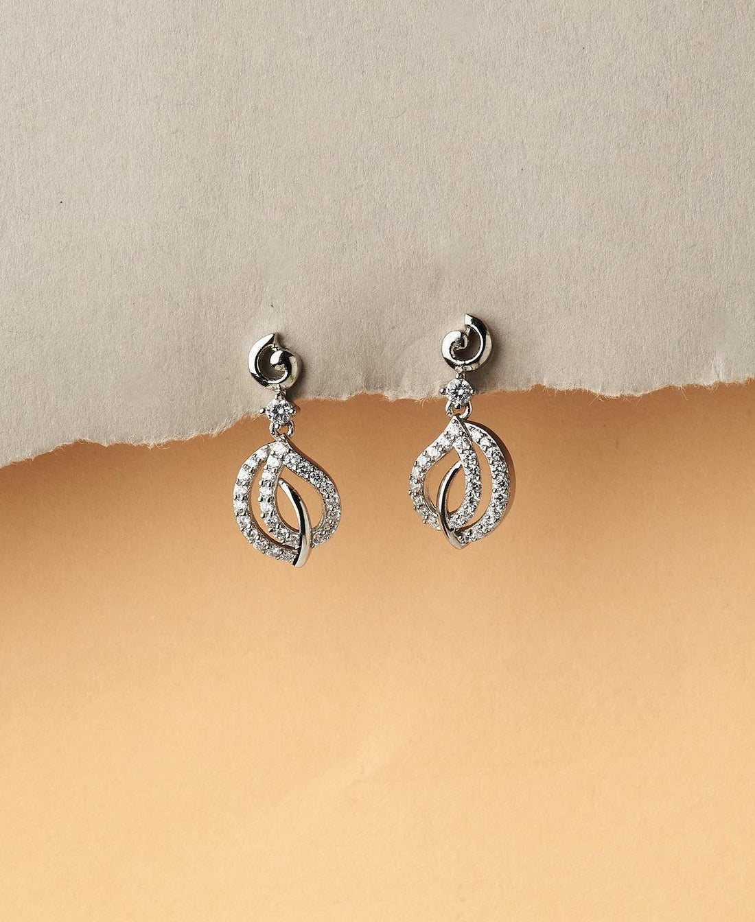 Graceful Silver Hanging Earring - Chandrani Pearls