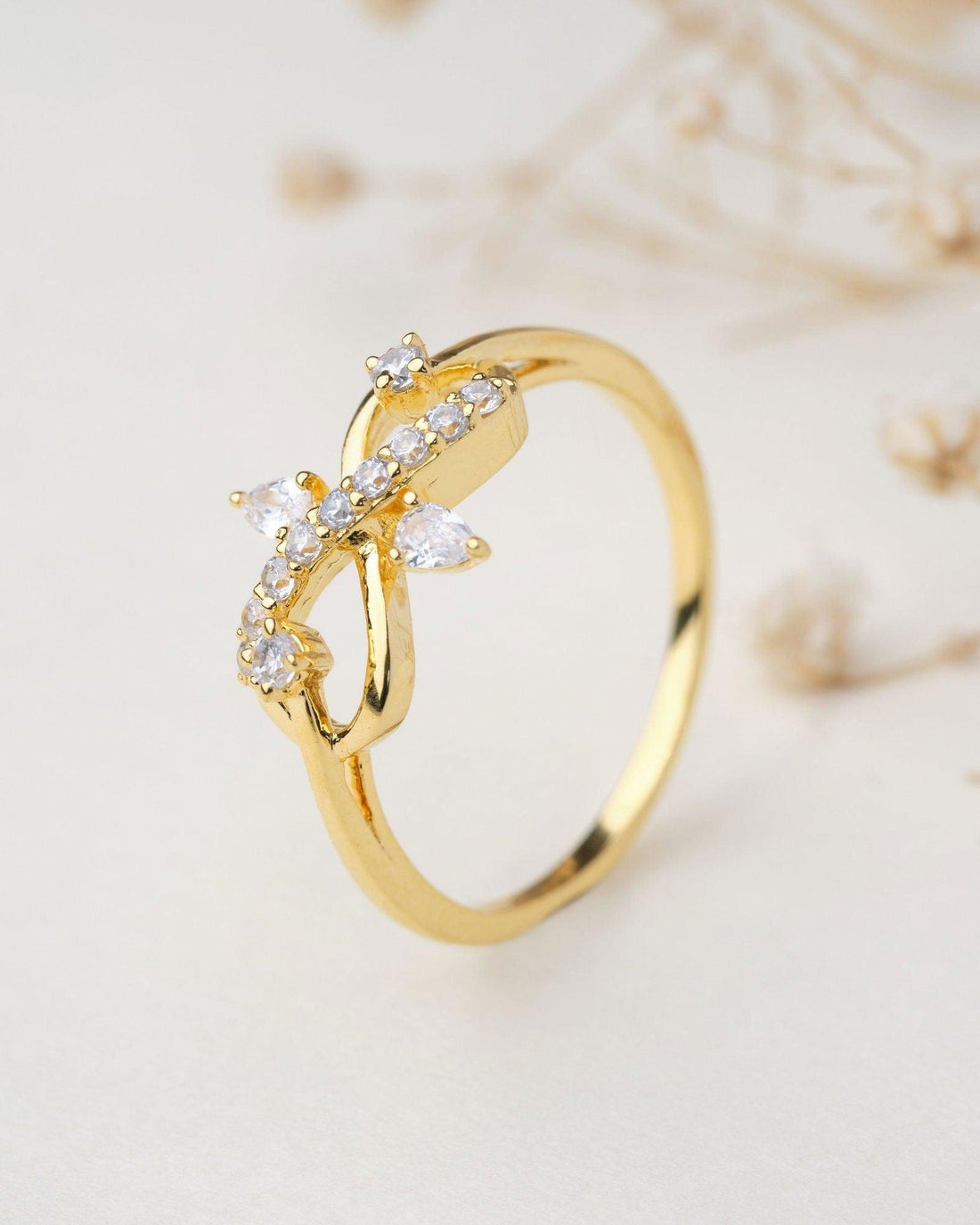 Isabel Miracle 18Kt Gold & Diamond Ring - Chandrani Pearls