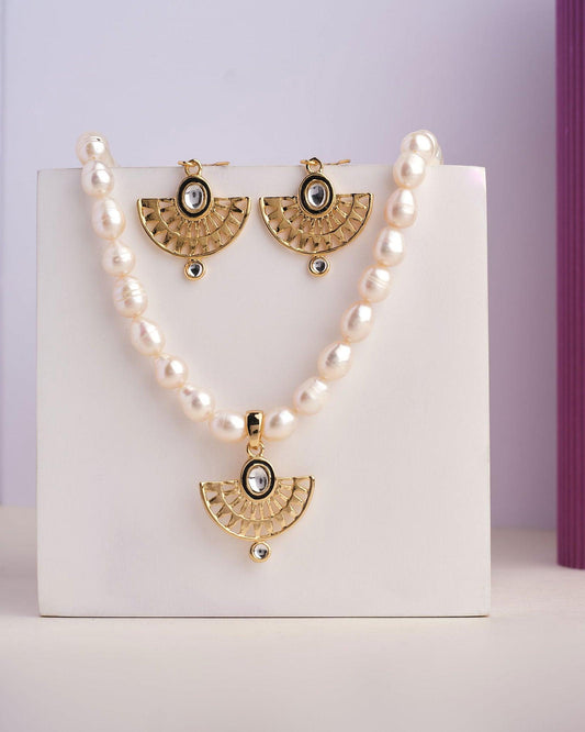 Lavish Luminary Pearl Necklace Set - Chandrani Pearls