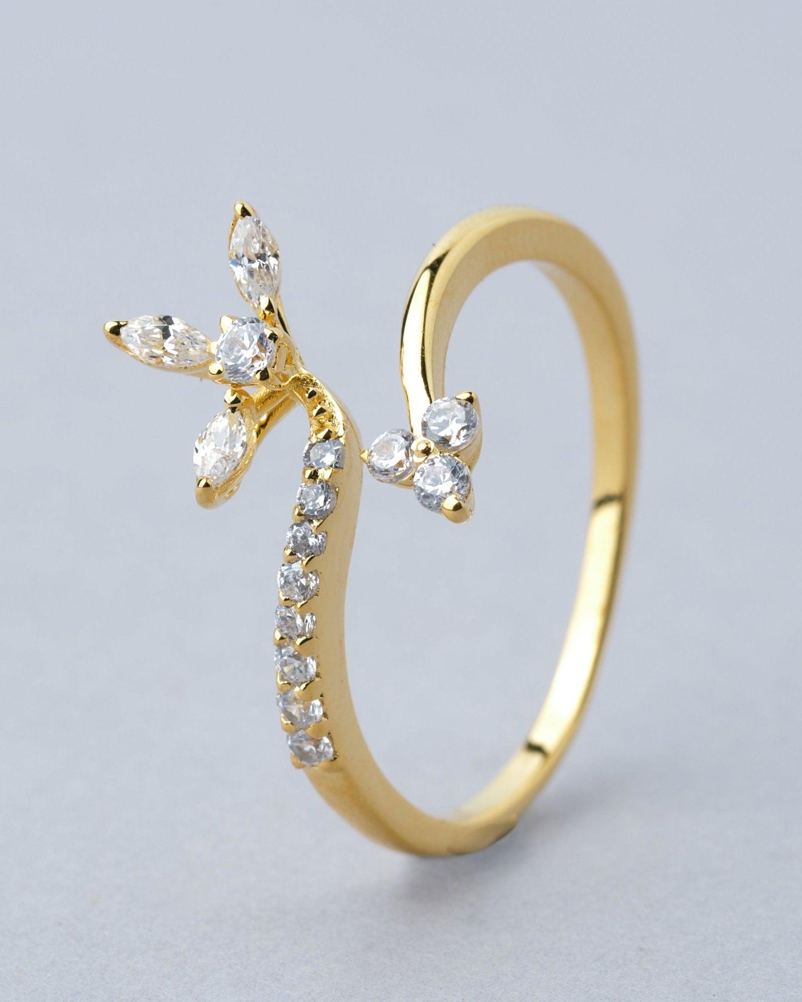 Laya Twirl 18Kt Gold & Diamond Ring - Chandrani Pearls