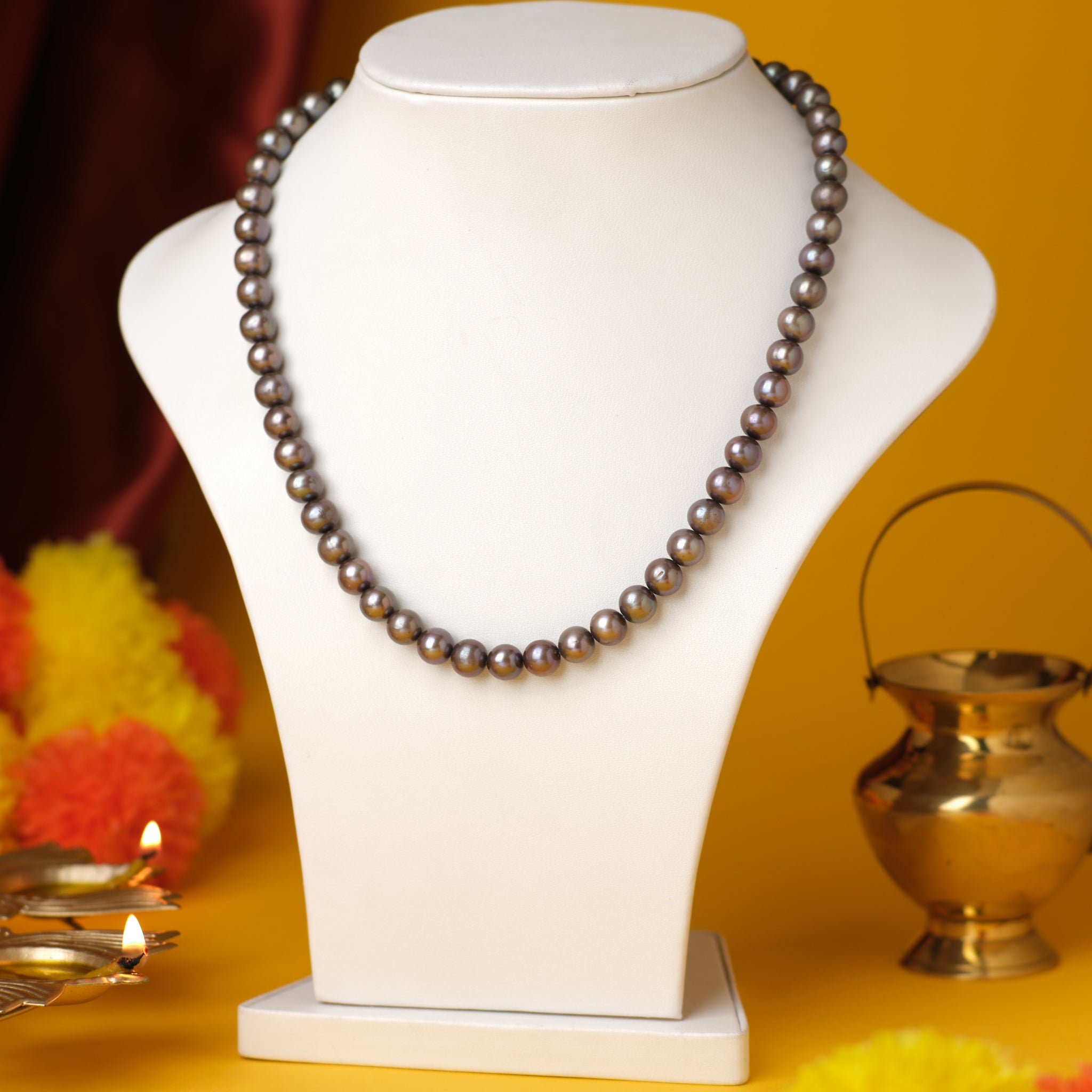 Elegant Black Pearl Necklace