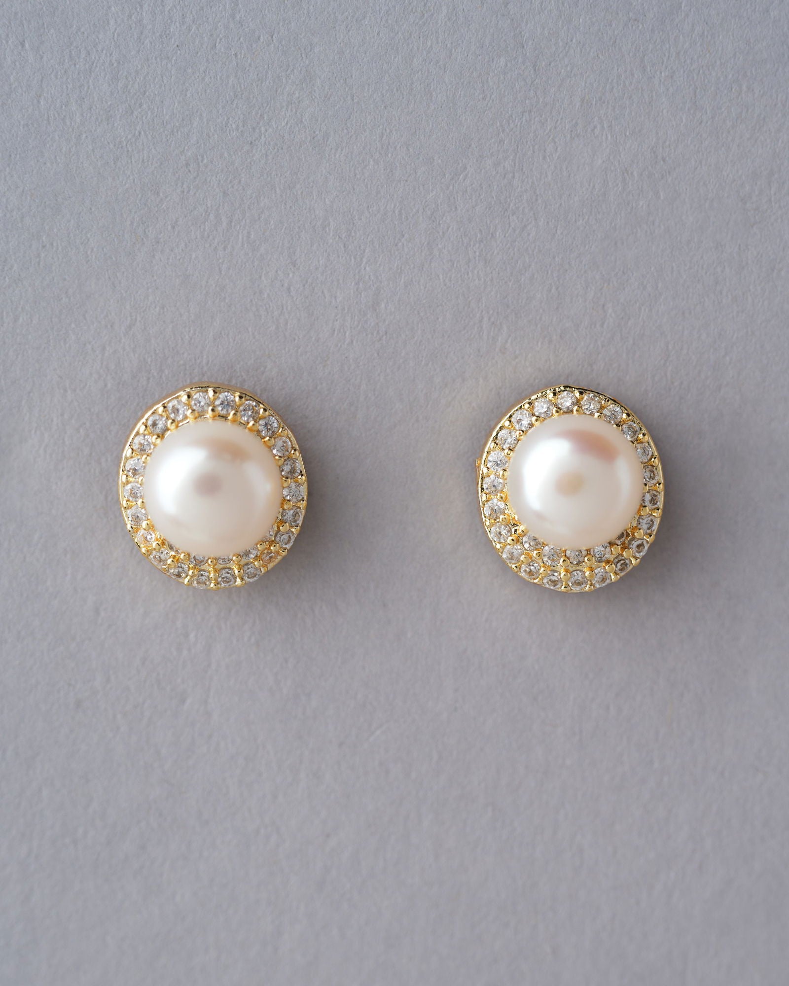 Oval Pearl Stud Earring - Chandrani Pearls