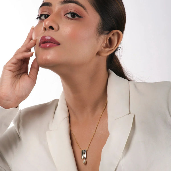 Selene Pearl Pendant