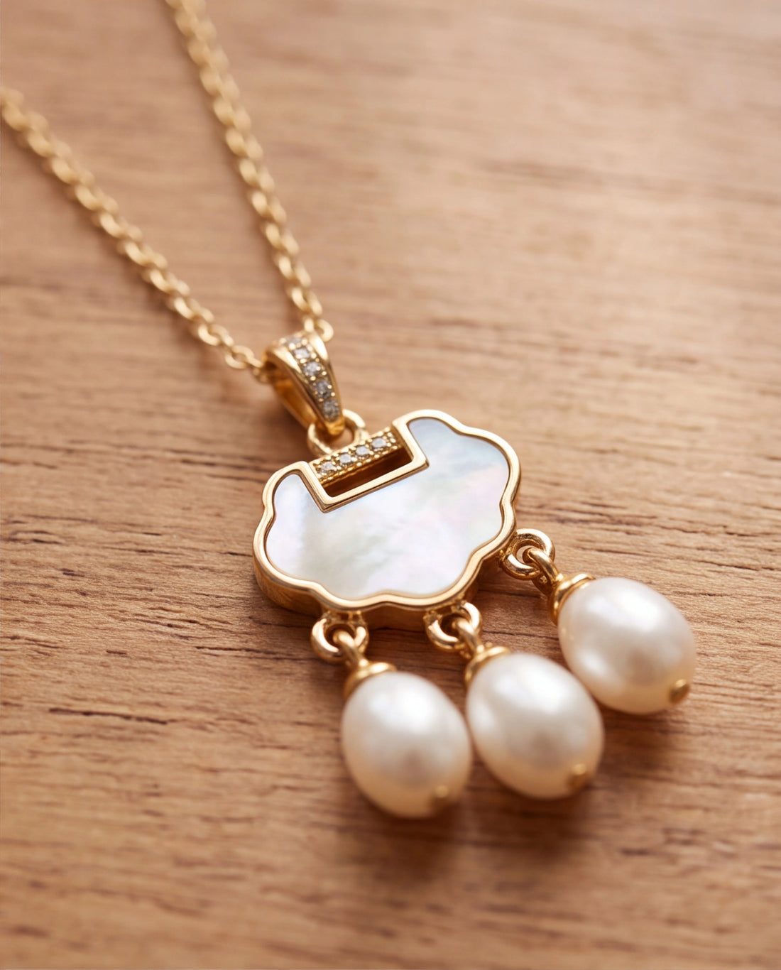 Mother of Pearl Ruyi Lock Pendant Necklace with Pearl Drops