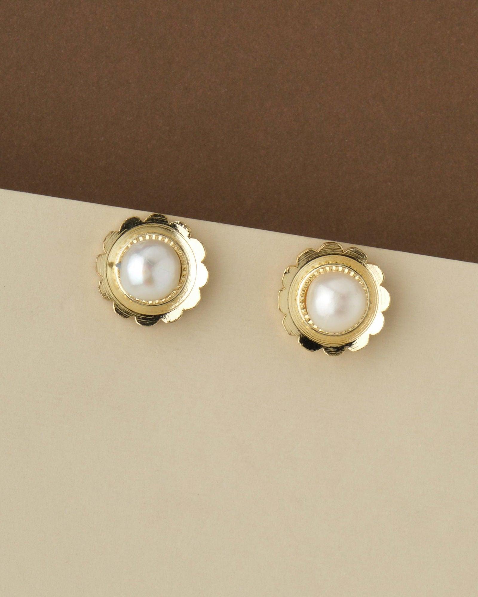 Pretty Floral Pearl Stud Earring - Chandrani Pearls