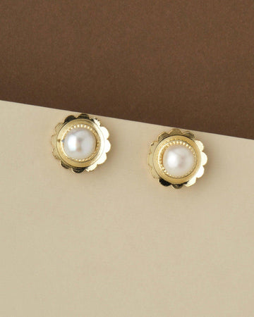 Pretty Floral Pearl Stud Earring - Chandrani Pearls