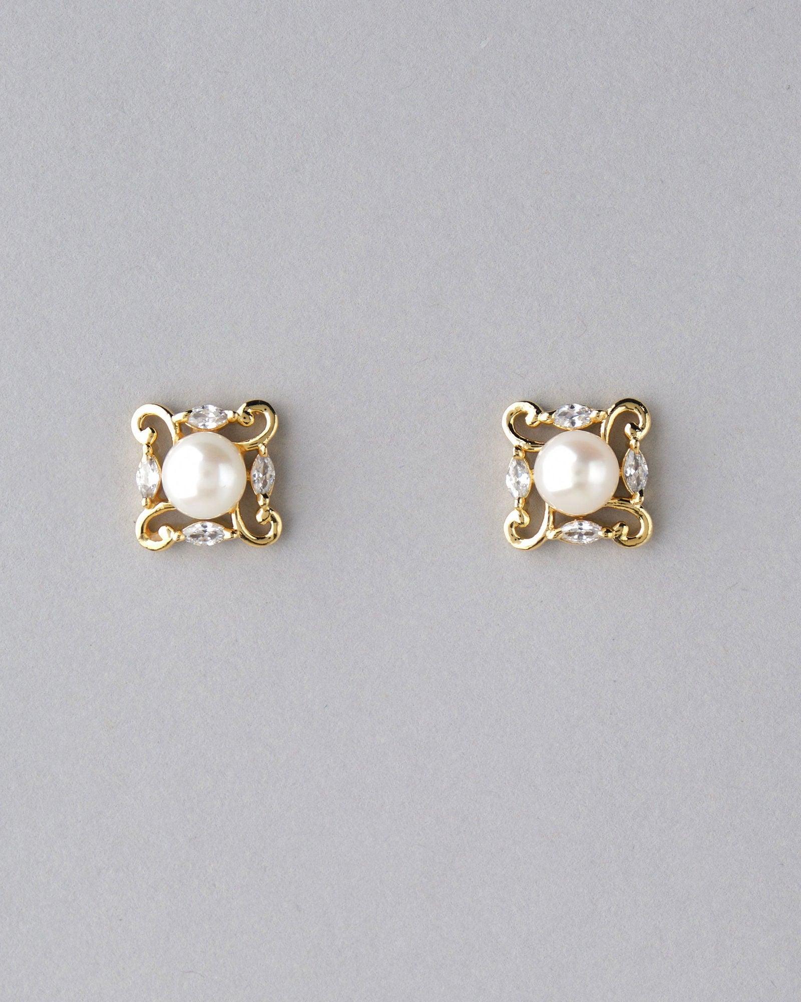 Pretty Pearl & Stone Stud Earring - Chandrani Pearls