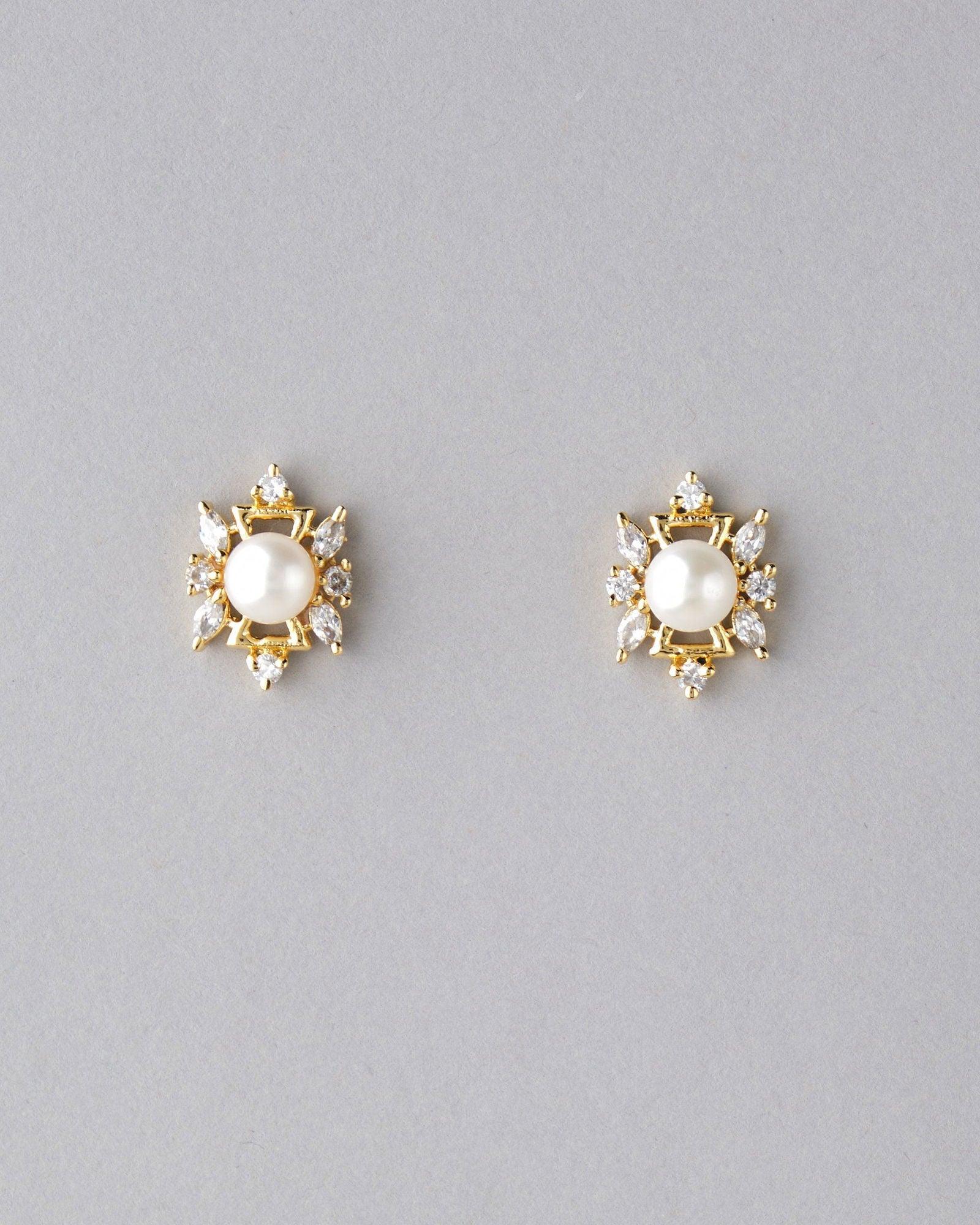 Pretty Pearl & Stone Stud Earring - Chandrani Pearls