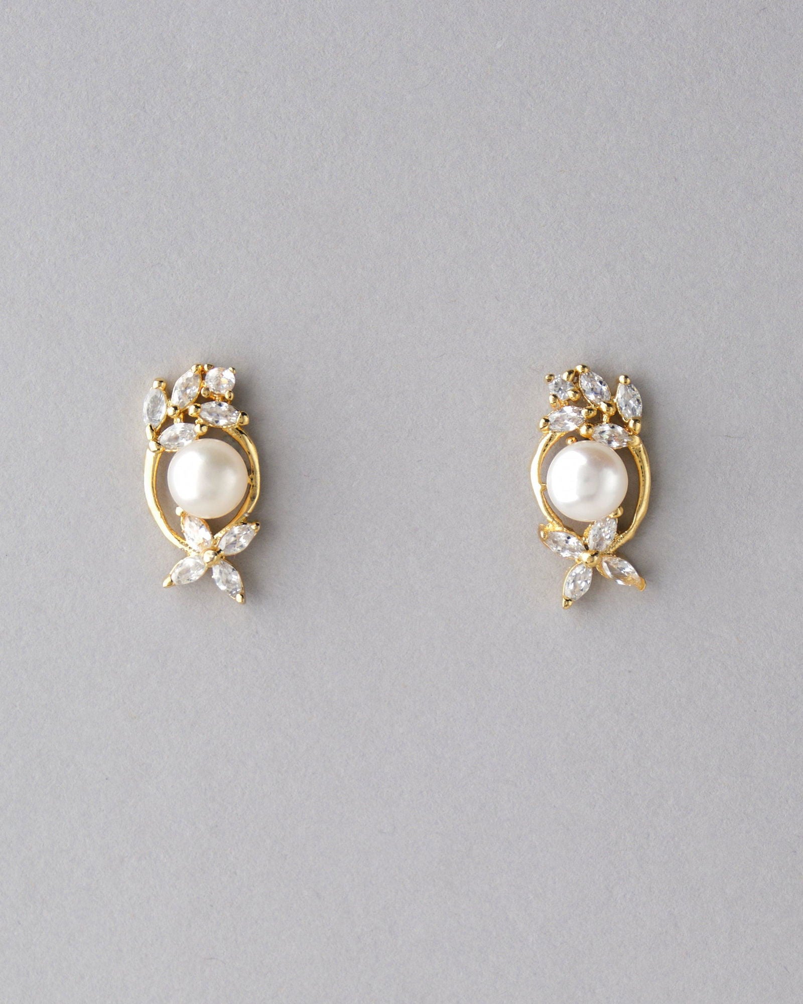 Pretty Pearl & Stone Stud Earring - Chandrani Pearls