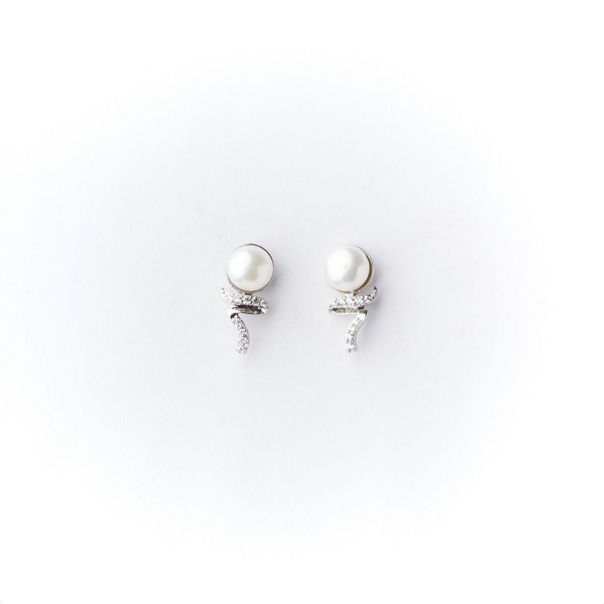 Pretty Pearl Stud Earring - Chandrani Pearls