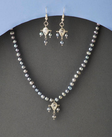 Pretty Real Pearl Necklace Set - Chandrani Pearls