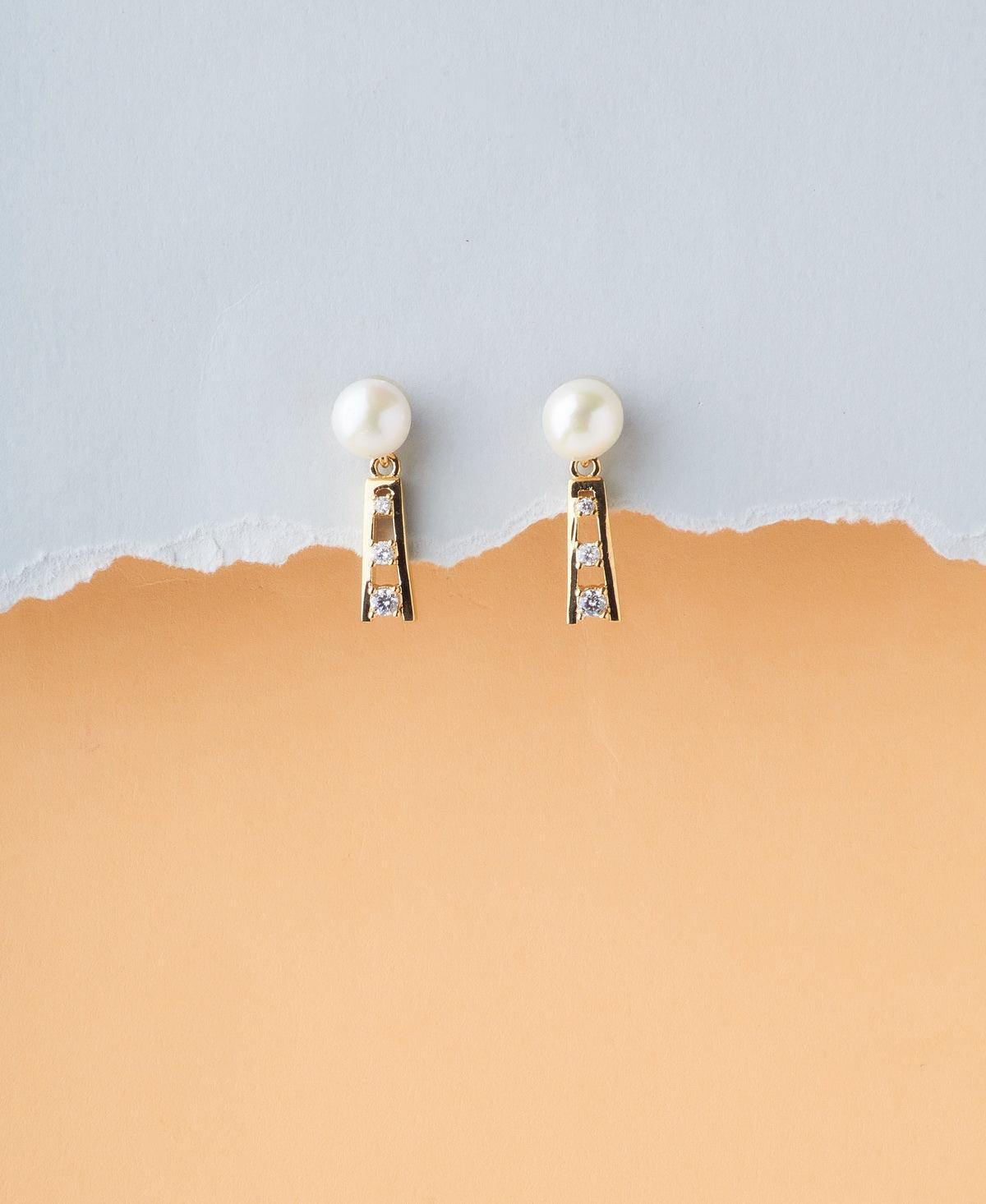 Pretty Stone Studded Silver Earring - Chandrani Pearls