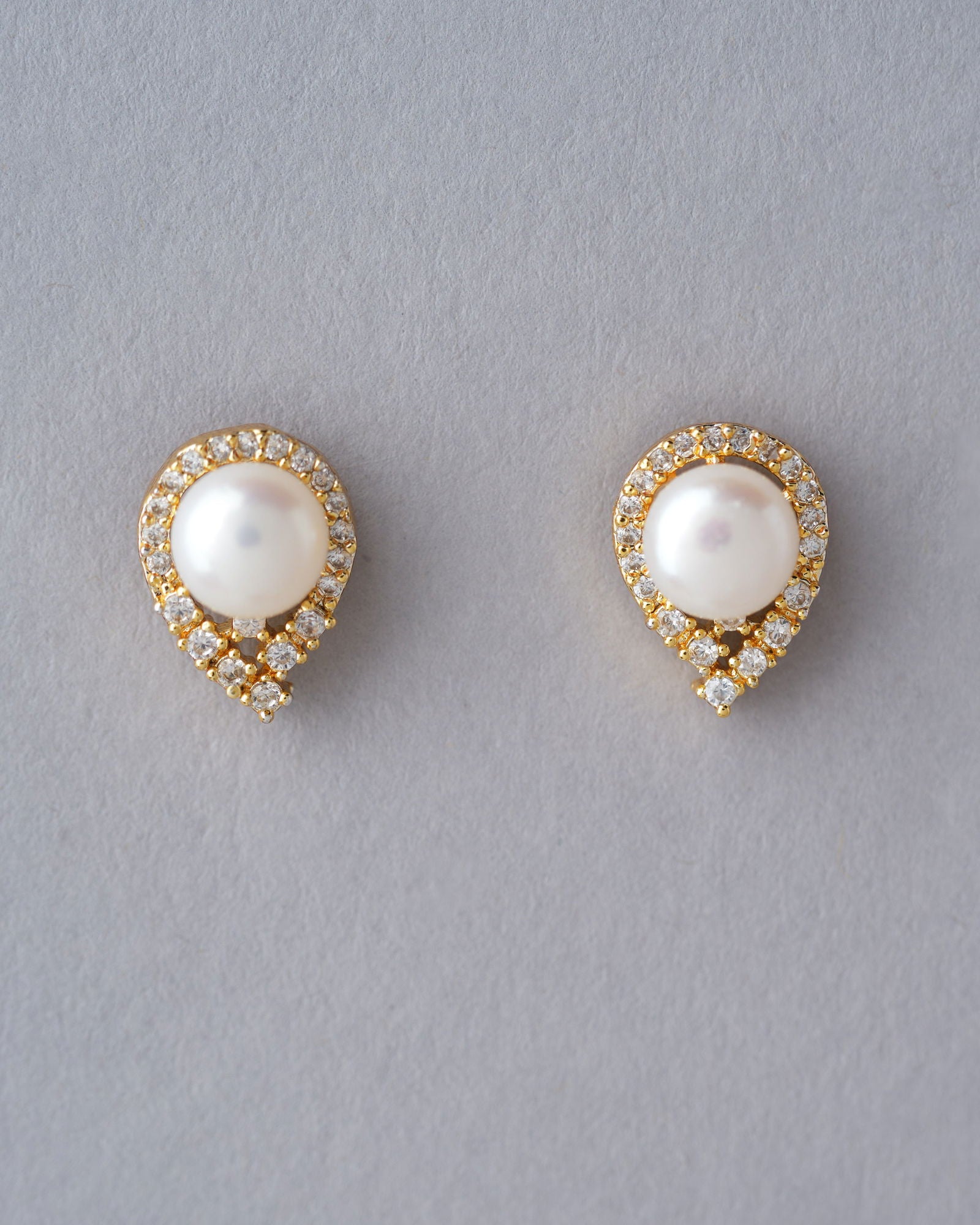 Pretty Stud Pearl Earring - Chandrani Pearls