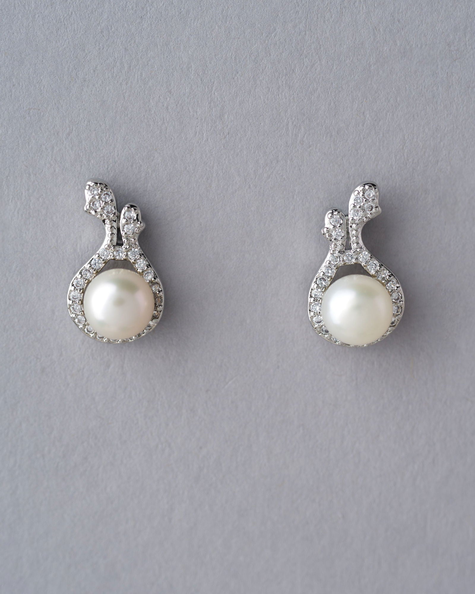 Pretty Stud Pearl Earring - Chandrani Pearls