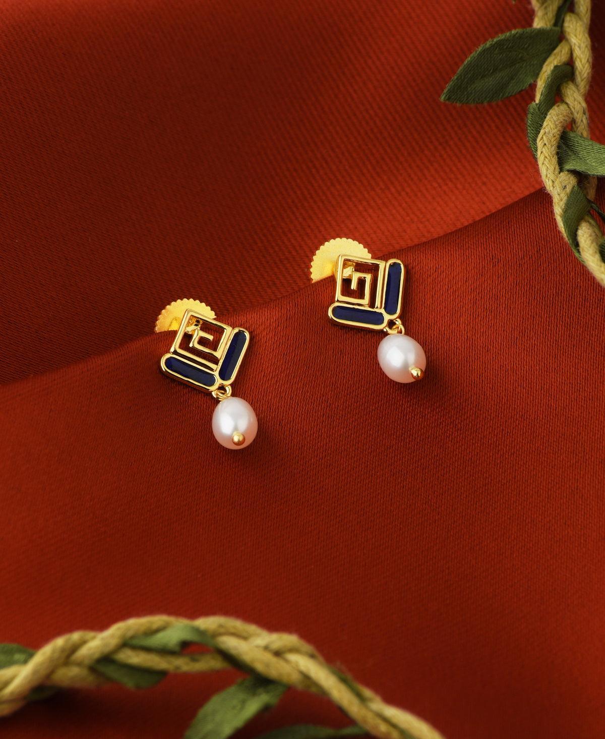 Pretty White Pearl Hang Earring - Chandrani Pearls