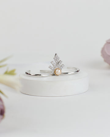 Affectionate Hug Pearl Ring