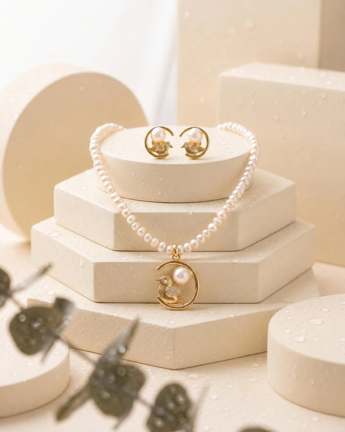 Bird Motif Crescent Pearl Strand Necklace Set