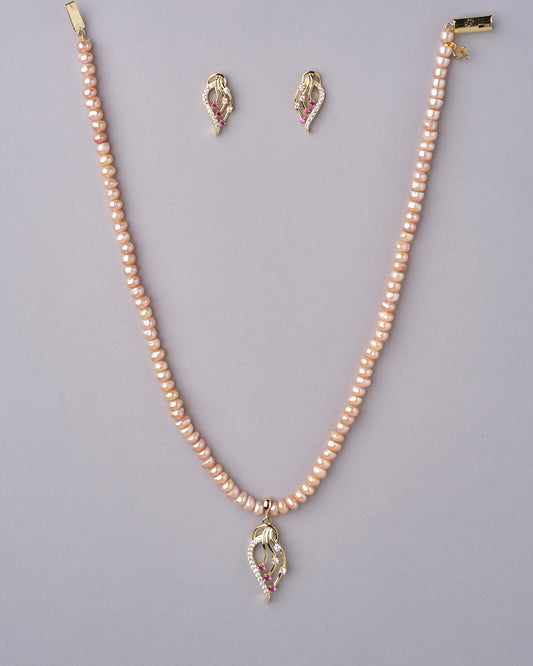 The Windy Leaf Pearl Necklace Set