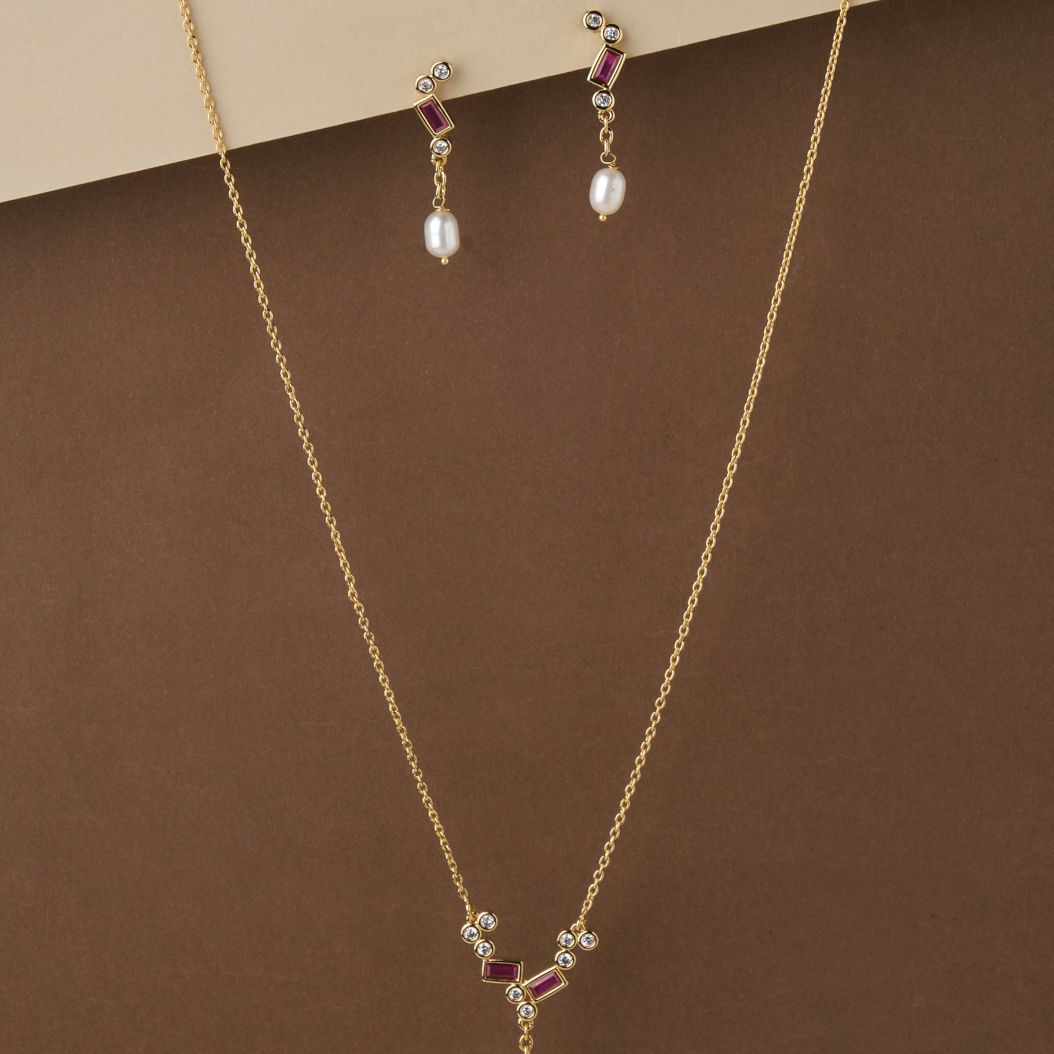 Chic and Slender Pearl Drop Necklace Set