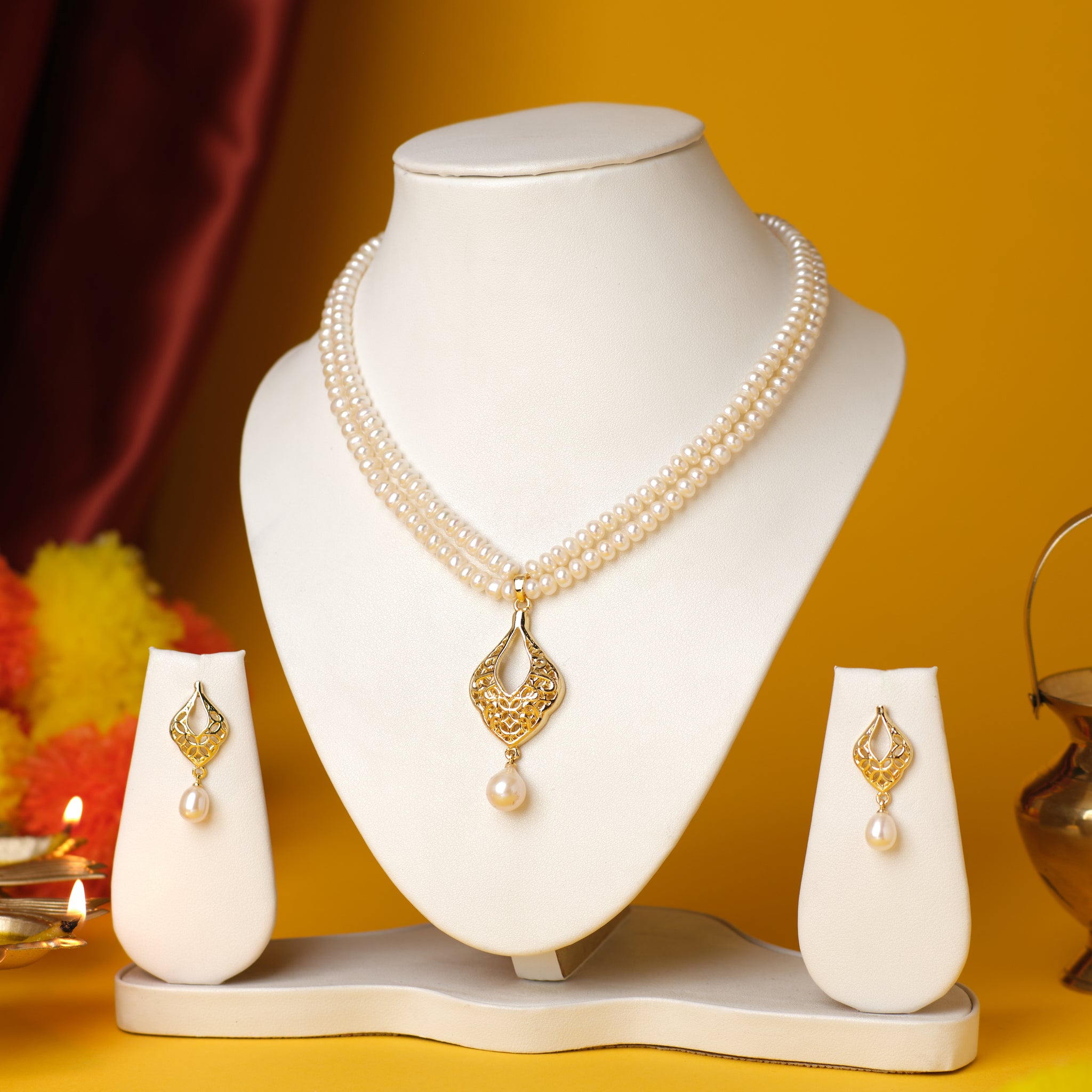 Elegant Pearl Necklace Set with Filigree Pendant