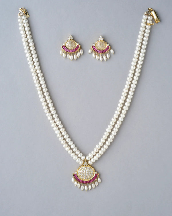 Traditional Pearl Necklace Set