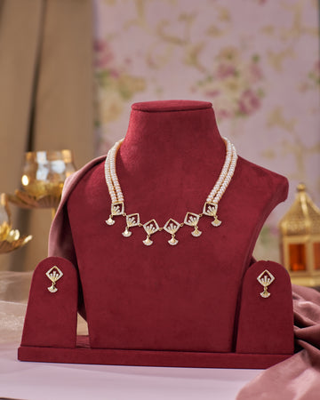 Gilded Romance Pearl Necklace Set