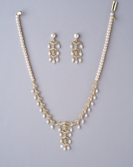 The Jahanara  Pearl Necklace set