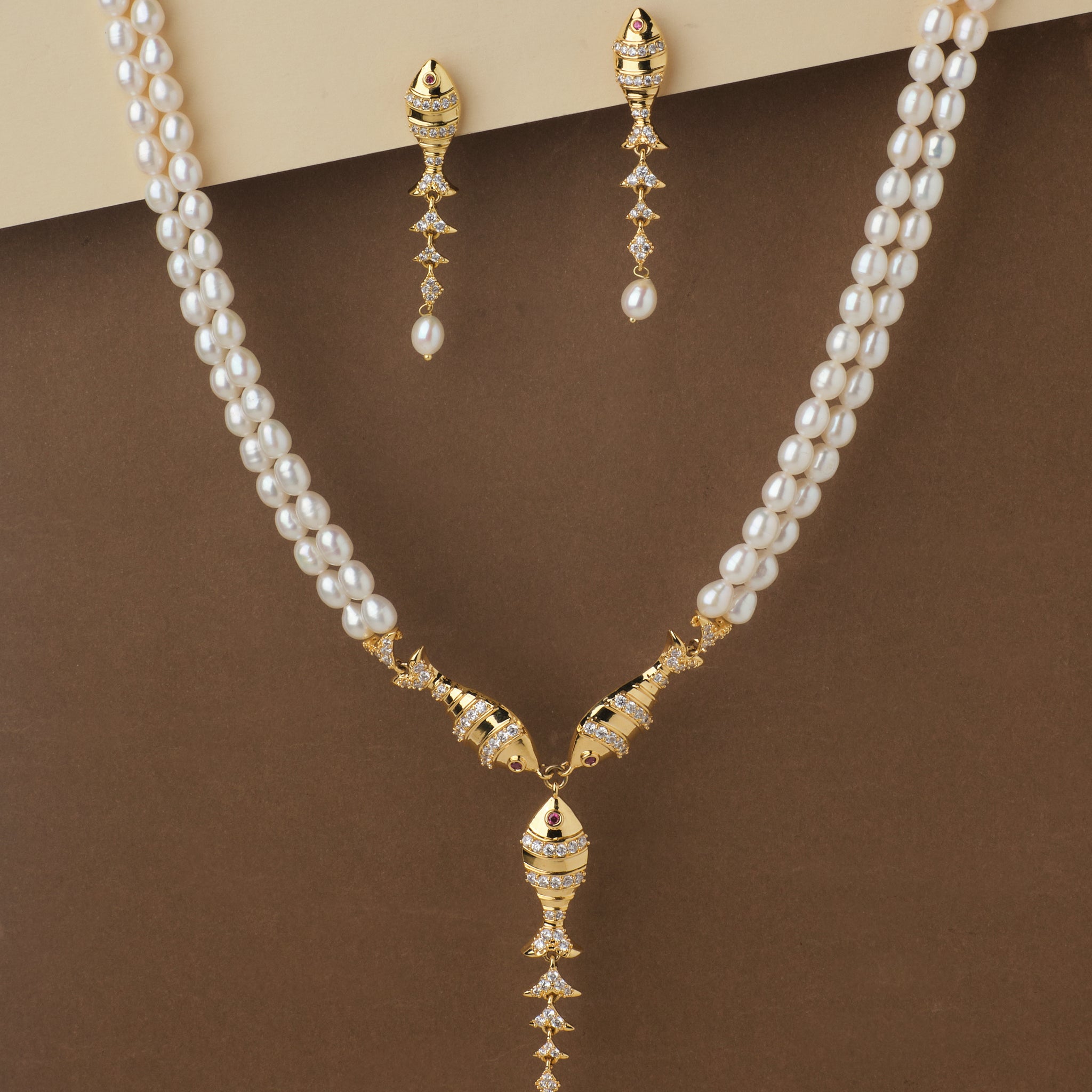 Exquisite Viha Fish  Pearl Necklace Set