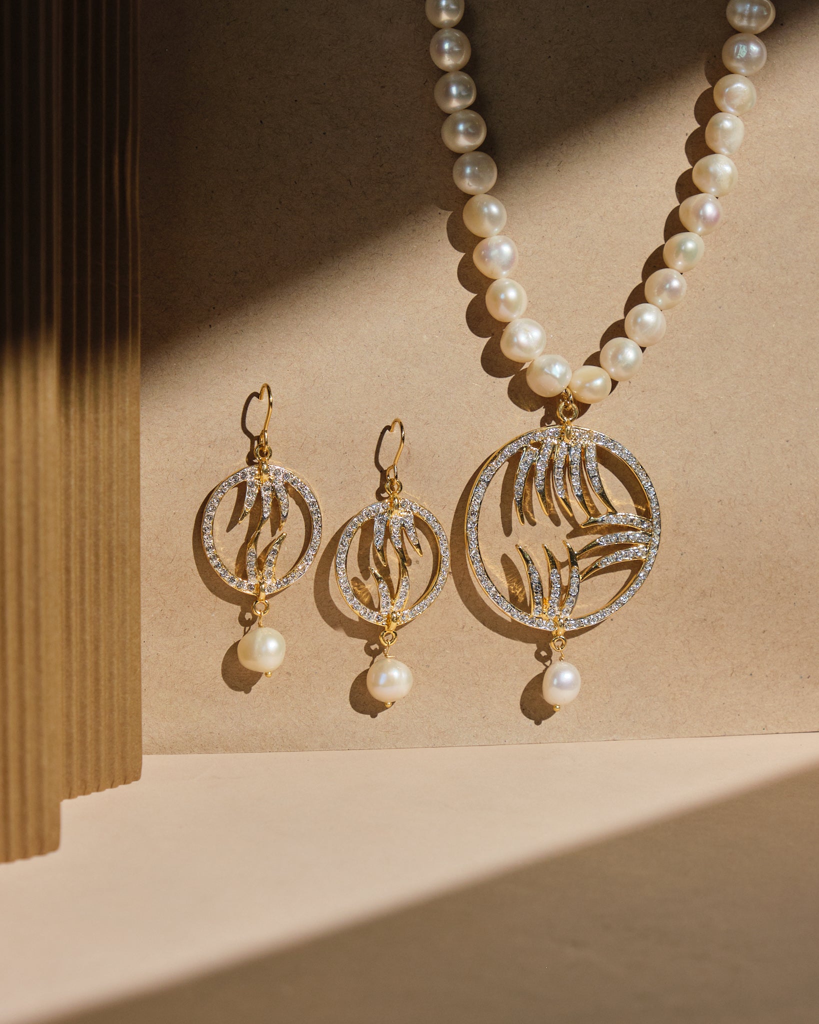 The Maniranjani Delightening Pearl Necklace Set