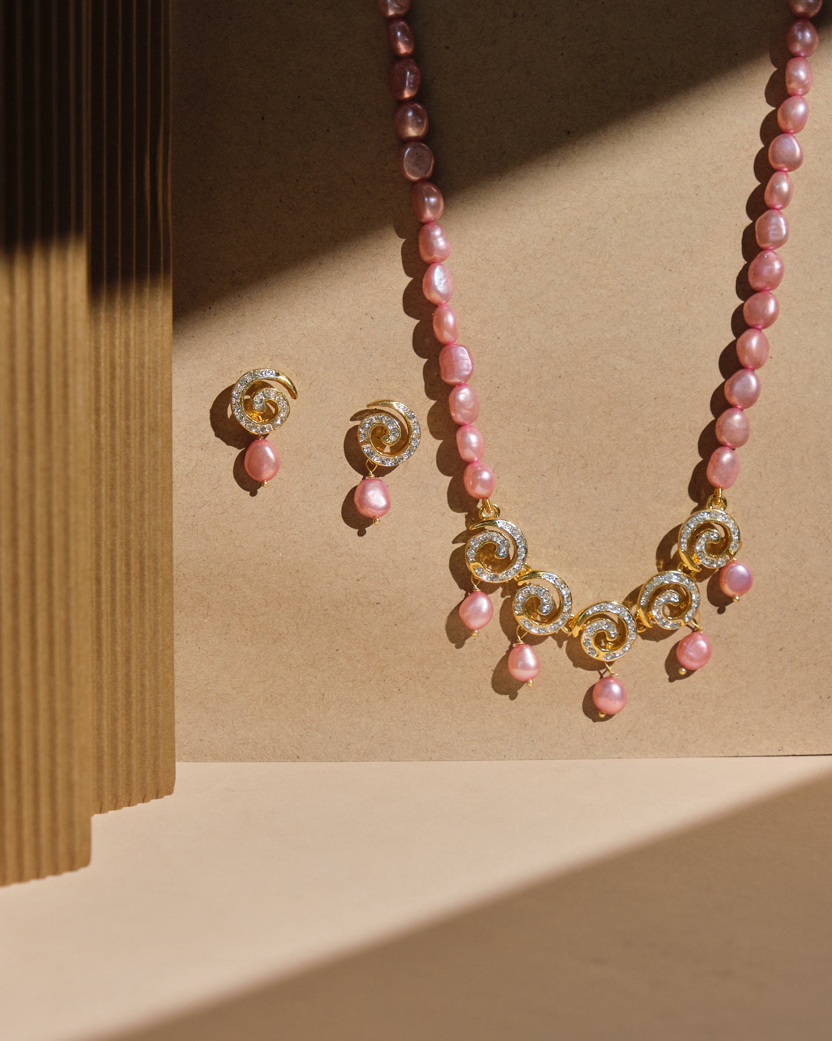 The Pink Pizzazz pearl Necklace Set