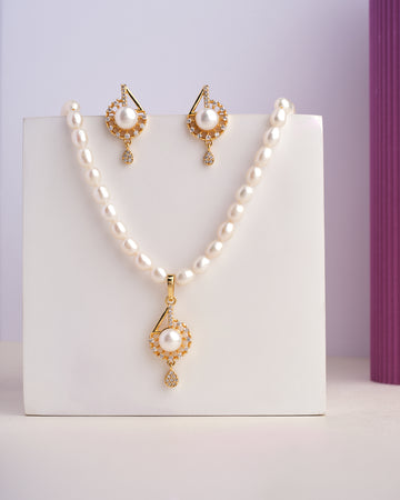 Ankara The Tinkling Melodie Pearl Necklace Set