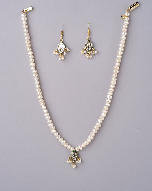 The Keyair Pearl Necklace Set