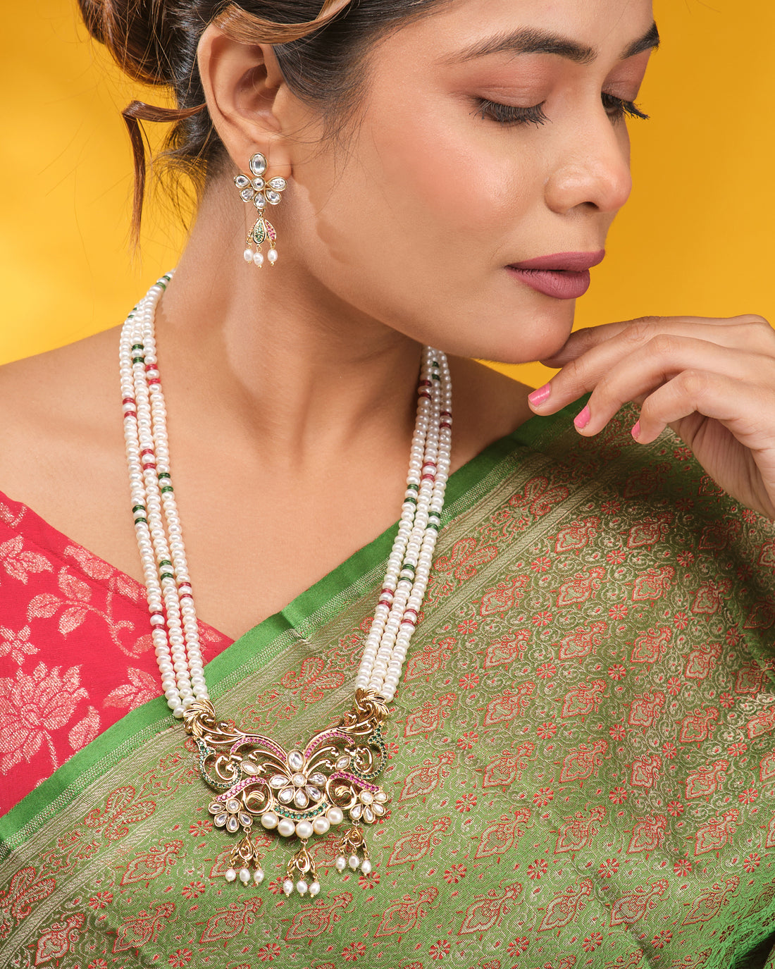 Noor Royal Embrace Necklace Set